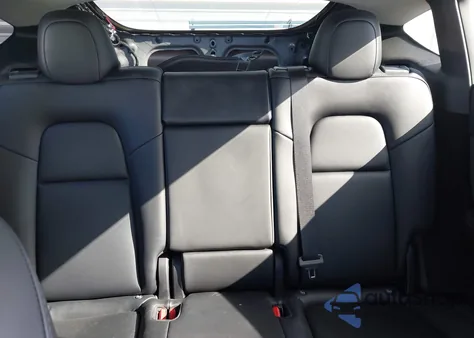 2023 Tesla Model Y Performance Dual Motor All-Wheel Drive z USA, uszkodzony, nr VIN 7SAYGDEF5PF795077